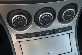 Mazda 3 2011-thumb-18