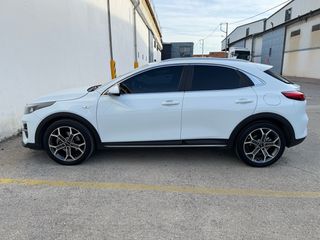 Kia XCeed 2021-thumb-4