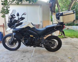 Triumph Tiger 800 XC 2011-thumb-15
