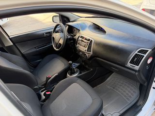 Hyundai i 20 2013 1.3 86hp-thumb-9