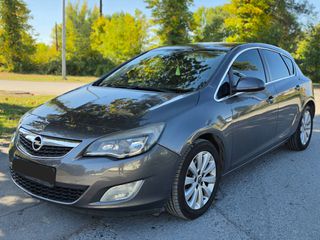 Opel Astra 2011 1.7 CDTI COSMO