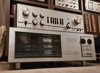 Luxman C-1000 και M-6000 σετ προενισχυτή και τελικού ενισχυτή