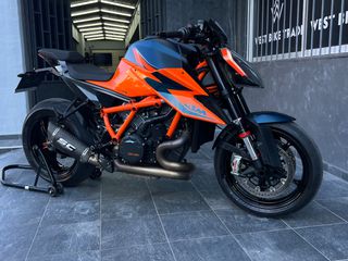 KTM 1290 Super Duke R 2021 Gen.3-thumb-1