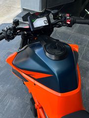 KTM 1290 Super Duke R 2021 Gen.3-thumb-14