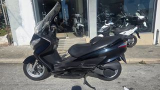 Suzuki Burgman 200 2011-thumb-1