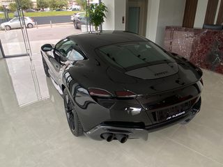 Ferrari Roma 2020-thumb-10