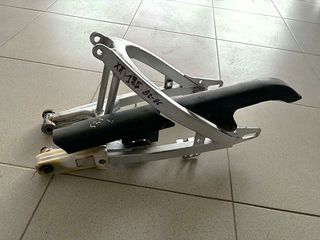 ΥΑΜΑΗΑ XT 125-XT200 (1982-1987) Γνήσιο Ψαλίδι Πίσω,γλίστρα Ψαλιδιού,και Προφυλακτήρας αλυσίδας όλα σε σε άριστη κατάστασή!!! Ρωτήστε για Τιμές