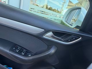 Audi Q3 2017 2,0 DIESEL KLIMA-thumb-17
