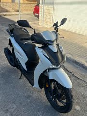 Honda SH 150i 2025-thumb-1