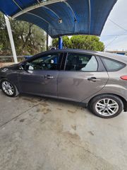 Ford Focus 2016 hatchback-thumb-4