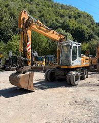 Εκσκαφέας Με Λάστιχα Liebherr 2005 A904C