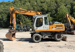 Εκσκαφέας Με Λάστιχα Liebherr 2005 A904C-thumb-1