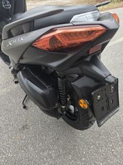Yamaha XMAX 300 2017-thumb-12
