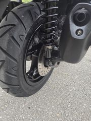Yamaha XMAX 300 2017-thumb-14