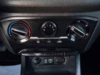 Hyundai i 20 2017 3ΠΛΗ ΕΓΓΥΗΣΗ-ΖΑΝΤΕΣ-A/C-Y/T-R/CD-EΛΛΗΝΙΚΟ-ΑΡΙΣΤΟ-FULL EXTRA!-thumb-26