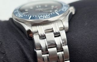 Omega Seamaster replica μαύρο-thumb-6