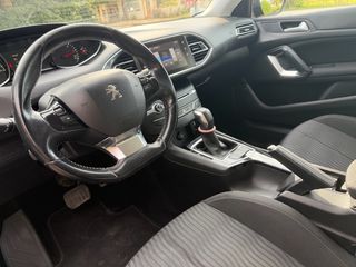 Peugeot 308 2018-thumb-10