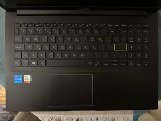 Asus Vivobook 15 OLED-thumb-2