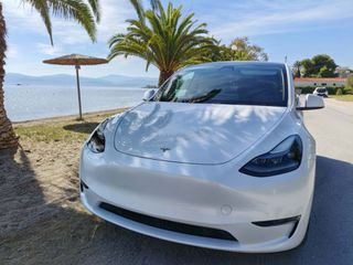 Tesla Model Y 2023-thumb-1