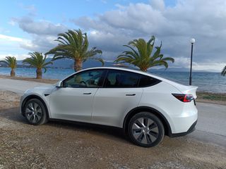 Tesla Model Y 2023-thumb-2