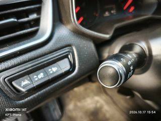 Renault Clio 2020 1.5 Blue dCi Expression-thumb-21