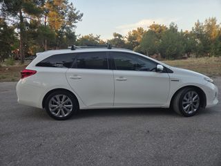 Toyota Auris 2014 HYBRID FULL EXTRA-thumb-5