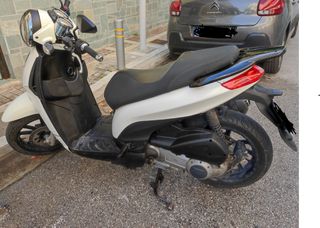 Piaggio Carnaby 300 2012 CARNABY 300-thumb-2