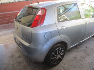 Fiat Punto 2008-thumb-3