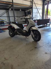 Piaggio Beverly 300i 2016 S-thumb-3