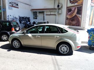 Ford Focus 2009 GHIA 1.6-thumb-6