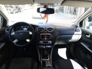 Ford Focus 2009 GHIA 1.6-thumb-10