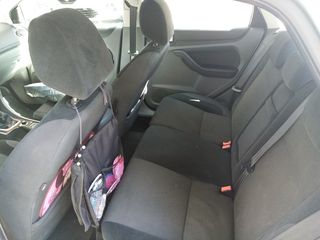 Ford Focus 2009 GHIA 1.6-thumb-13