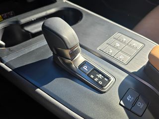Lexus UX 2026 300h  AWD RAPTURE S/R-thumb-23