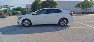 Renault Megane 2018-thumb-1