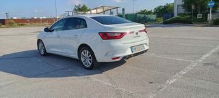 Renault Megane 2018-thumb-2