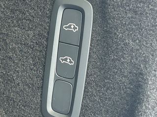 Volvo XC 60 2020 R DESIGN T8/390Hp/AirMatic/HarmanKardon-thumb-35