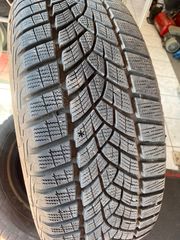 215/65/16 Goodyear τετράδα σε άριστη κατάσταση