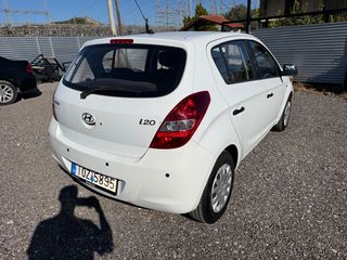 Hyundai i 20 2011-thumb-4