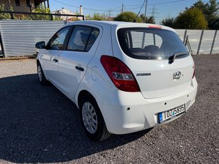 Hyundai i 20 2011-thumb-5