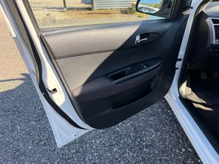 Hyundai i 20 2011-thumb-7