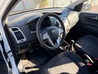 Hyundai i 20 2011-thumb-8