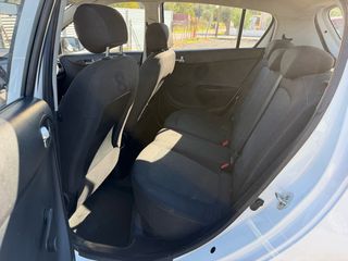 Hyundai i 20 2011-thumb-9