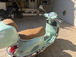 Vespa GTS 300 2021-thumb-6