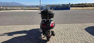 Aprilia Atlantic 125 2010-thumb-3