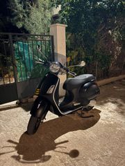 Piaggio Vespa GTS 300 2023