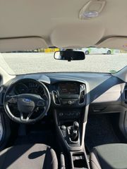 Ford Focus 2016-thumb-9