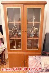 Πωλείται βιτρίνα σαλονιού σε Άψογη κατάσταση