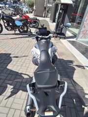 Moto Guzzi V 85 TT 2026-thumb-4