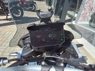 Moto Guzzi V 85 TT 2026-thumb-5