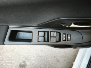 Toyota Yaris 2019 1.5 Hybrid Active Plus-thumb-31